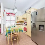 Flaminia Bright & Roomy Appartement Pesaro