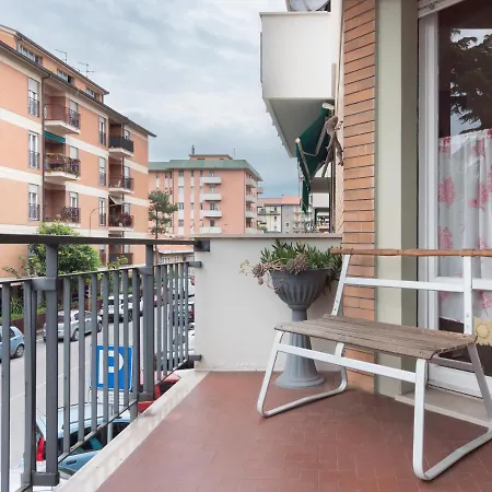 Flaminia Bright & Roomy Appartement Pesaro