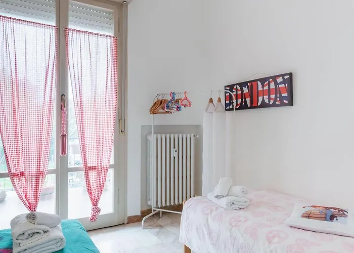 Flaminia Bright & Roomy Apartment *